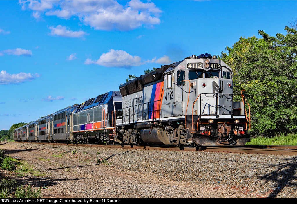 NJT 4112 on train 5439